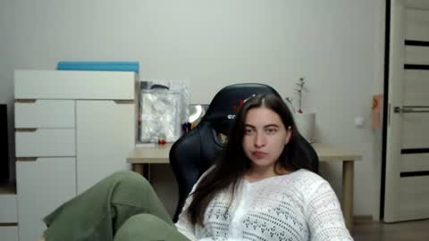 Alice online show from August 9, 9:49 pm