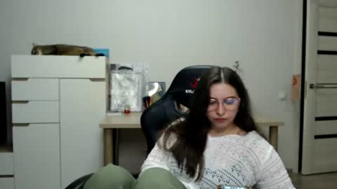 Alice online show from August 9, 10:55 pm