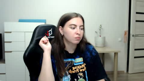 Alice online show from August 11, 2:19 pm