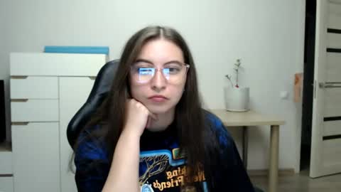 Alice online show from August 11, 5:59 pm