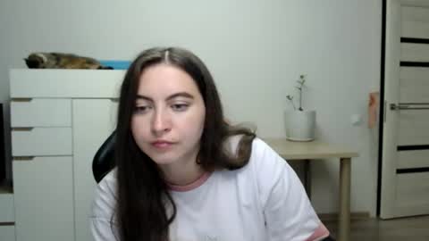 Alice online show from August 14, 8:56 pm