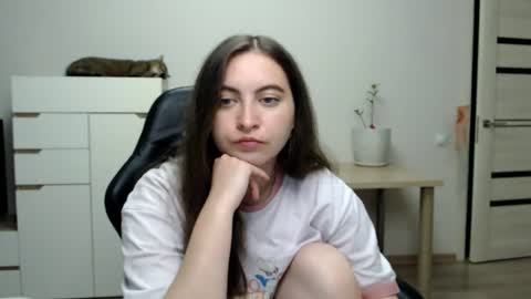 Alice online show from August 14, 10:02 pm