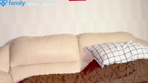 Alice Aris online show from June 3, 5:49 pm