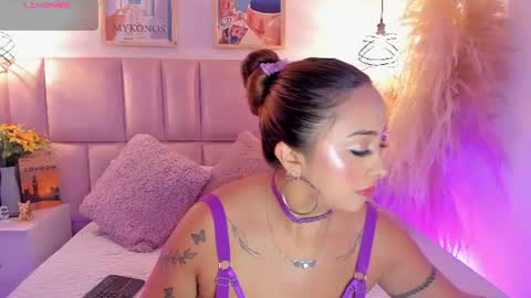 Alice Collen online show from August 11, 8:33 pm