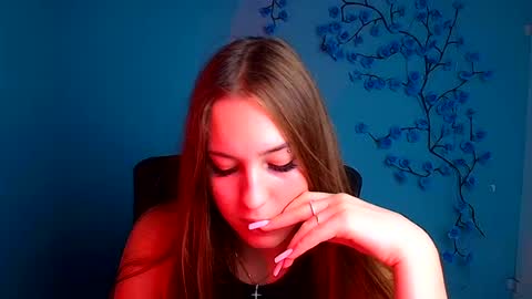 Alice online show from August 4, 3:31 pm