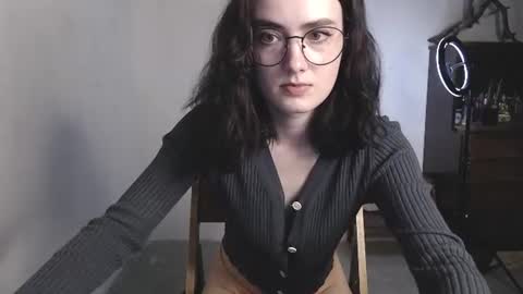 Alice    online show from July 12, 9:43 pm