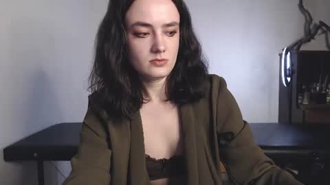 Alice    online show from August 13, 9:51 pm
