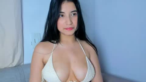 alice_jenner_ online show from July 31, 1:45 am