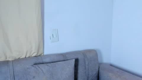 alice_jenner_ online show from August 3, 2:29 am