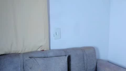 alice_jenner_ online show from August 4, 1:35 am