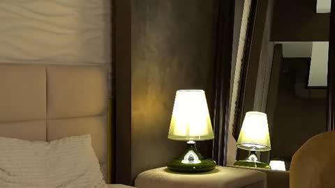 alice_night_ online show from August 12, 10:45 pm