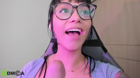 alice_rausing online show from August 28, 8:29 pm