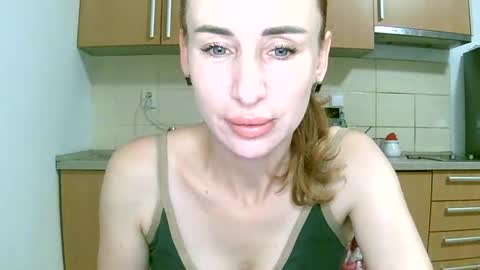 Alice Sewx online show from August 4, 8:39 pm