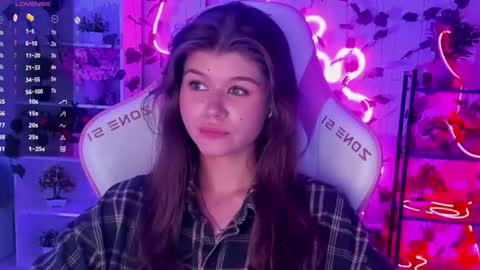 Alice online show from July 8, 7:29 pm