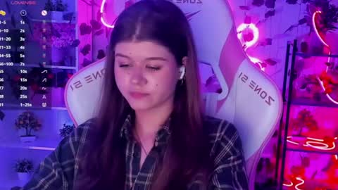 Alice online show from July 8, 8:35 pm