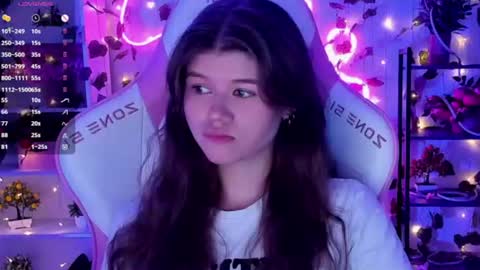 Alice online show from August 6, 10:09 pm