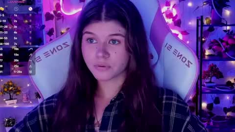Alice online show from August 12, 7:38 pm