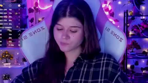 Alice online show from August 12, 8:44 pm