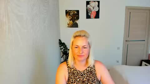 alicee__grace online show from August 2, 9:16 am