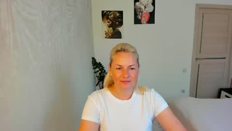alicee__grace online show from August 3, 9:27 am