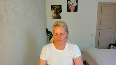 alicee__grace online show from August 3, 10:33 am