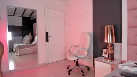 alicee_clark_ online show from August 7, 1:38 am