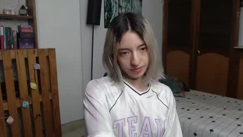 alicee_logan_ online show from July 27, 1:55 am