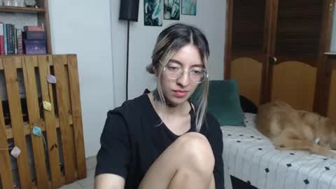 alicee_logan_ online show from July 28, 3:56 am