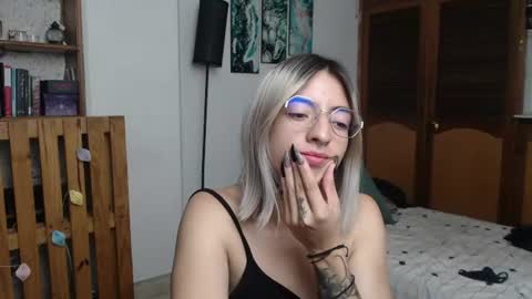 alicee_logan_ online show from July 31, 1:23 am