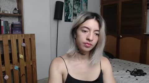 alicee_logan_ online show from August 1, 2:39 am