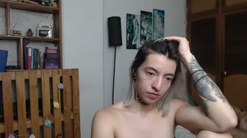 alicee_logan_ online show from August 5, 3:04 am