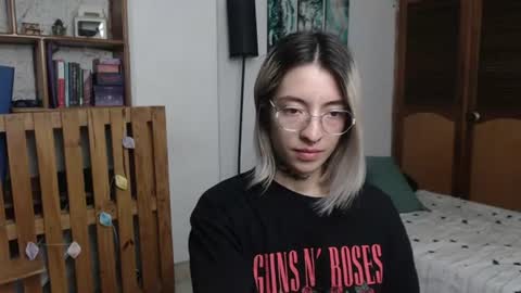 alicee_logan_ online show from August 6, 1:37 am