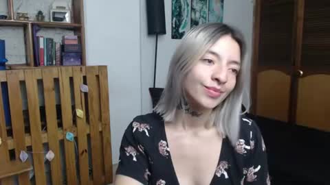 alicee_logan_ online show from August 10, 1:51 am