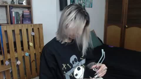 alicee_logan_ online show from August 11, 11:29 pm