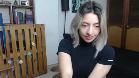 alicee_logan_ online show from August 12, 11:29 pm
