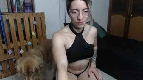 alicee_logan_ online show from August 14, 12:25 am