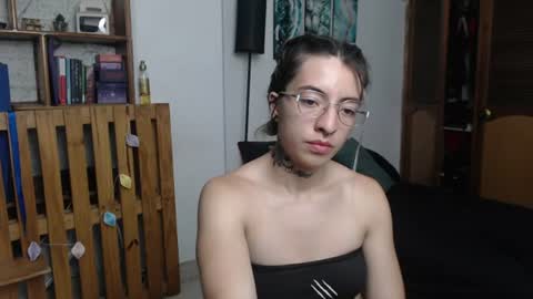 alicee_logan_ online show from August 15, 12:36 am