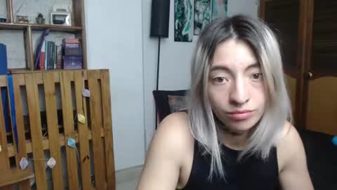 alicee_logan_ online show from August 17, 12:59 am