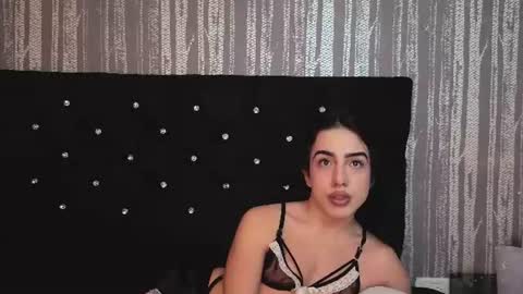 alicee_moonn online show from August 14, 11:52 pm