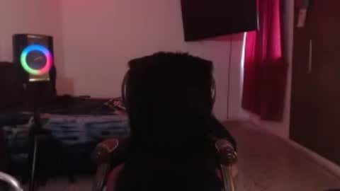aliceesmiths online show from August 7, 3:34 pm