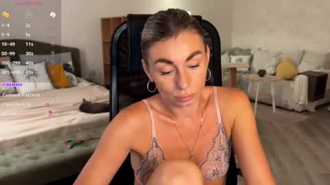 Daniella online show from August 8, 7:19 am