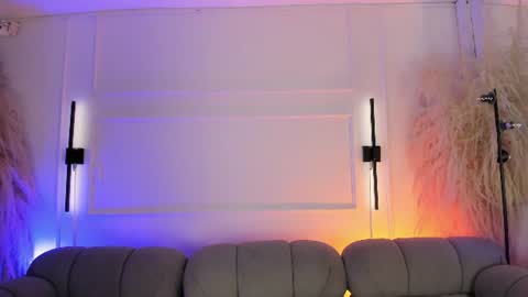 alicehanz_ online show from August 14, 4:38 am