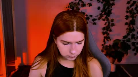 aliceinredsquare_ online show from August 7, 5:29 am
