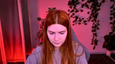 aliceinredsquare_ online show from August 12, 5:21 am