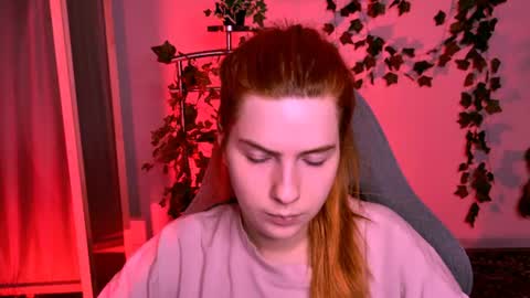 aliceinredsquare_ online show from August 13, 6:16 am
