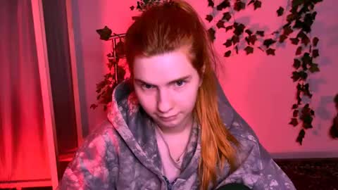 aliceinredsquare_ online show from August 13, 11:57 am