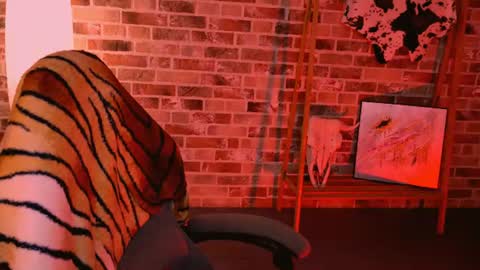 aliceinredsquare_ online show from August 14, 6:28 am