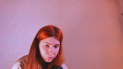 aliceinredsquare_ online show from August 15, 7:34 am