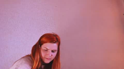 aliceinredsquare_ online show from August 15, 11:58 am