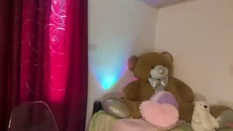 Alicekingdom online show from August 11, 8:33 pm